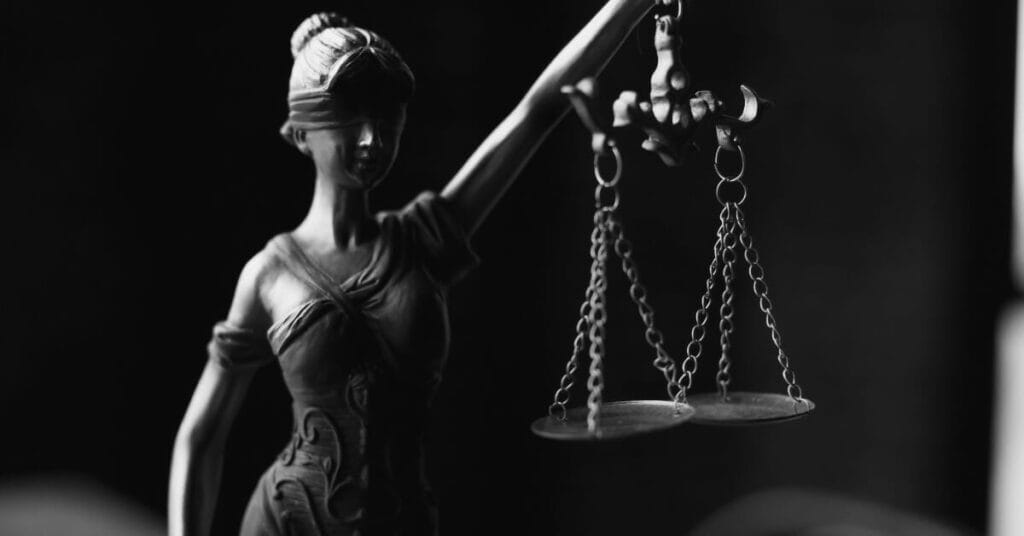 Descaminho Entendendo o Crime de Evasao de Impostos na Importacao e Exportacao de Mercadorias