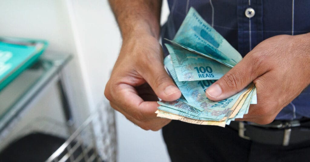 Salario Minimo no Brasil Previsoes e Impactos para 2024