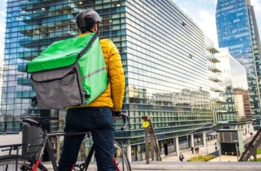 Vínculo de Emprego entre Uber e Ciclista Entregador: Uma Decisão do TST