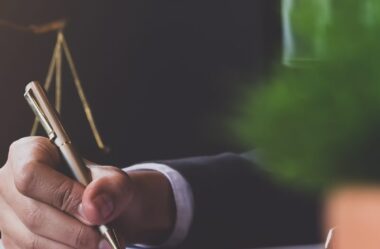 A Nova Tendência: Venda de Processos Trabalhistas para Alívio Financeiro Imediato