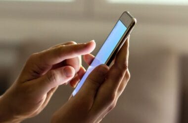 STJ Decide: Bancos São Responsáveis por Transações Após Roubo de Celular