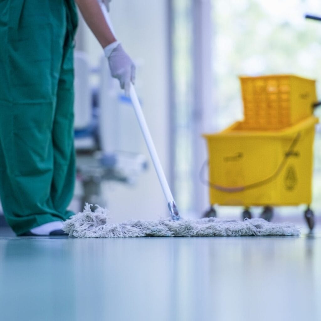 Hospital Condenado a Indenizar Auxiliar de Servicos Gerais por Acidente com Agulha