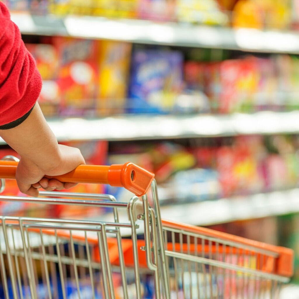 Comercio de Alimentos e Condenado a Indenizar Consumidor por Vender Produto Vencido