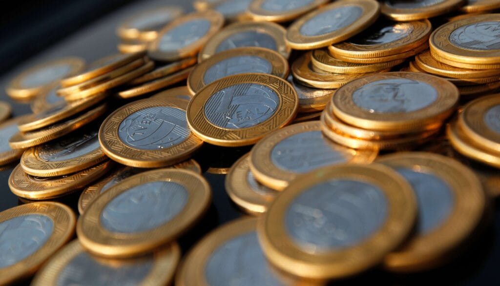 Prisma fiscal, taxa de desemprego, falas do BC, confiança consumidor nos EUA e mais 2 2024 05 15T141853Z 1 LYNXMPEK4E0OE RTROPTP 4 MACRO PRISMA