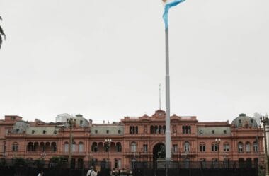 Partido no poder na Argentina vence eleições locais em Buenos Aires
