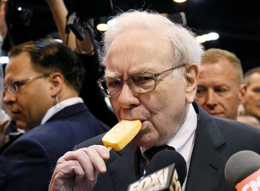 Buffett seria o mais rico do mundo, superando Musk, se tivesse doado menos 2 2025 05 01T111538Z 1528243498 RC2Y8EAHDCPU RTRMADP 3 BERKSHIRE BUFFETT FACTBOX
