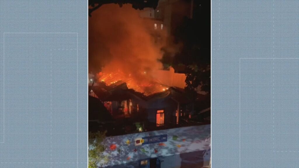 Incêndio destrói escola municipal na Tijuca | Rio de Janeiro 1 bdrj limpo 20250515 0545 frame 66345