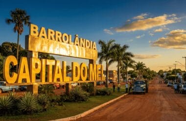 Prepare-se para o choque! As 50 cidades brasileiras com nomes improváveis e suas origens que você nunca imaginou. Uma viagem pela toponímia.