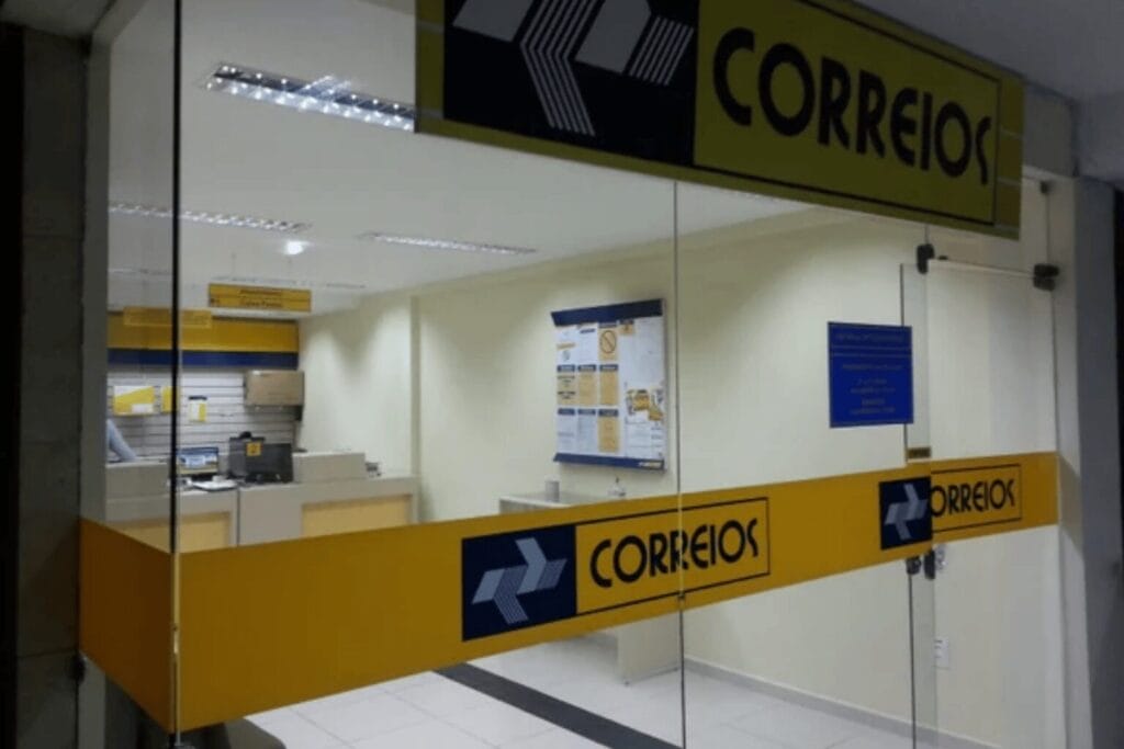 Correios no vermelho Emprestimo de R 12 milhoes nao freia rombo de R 10 bilhoes e expoe ma gestao cronica da estatal