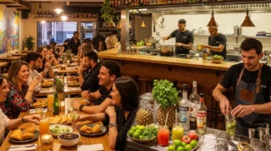 Imagem de um bar movimentado com funcionários e clientes, destacando o setor de bares e restaurantes na reforma tributária