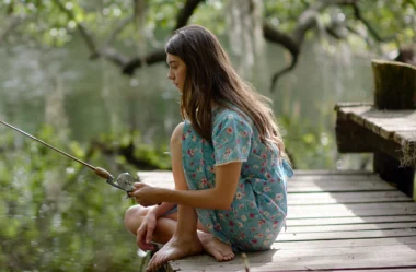 Um Lugar Bem Longe Daqui na Netflix: A Garota do Pântano que Conquistou 12 Milhões de Leitores e Agora Luta por Justiça!