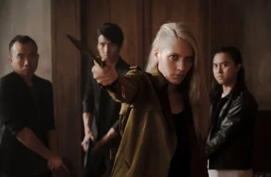 O Caos Chegou! ‘A Noite nos Persegue’ é o Filme de Ação na Netflix que Você Precisa Ver Duas Vezes de Tão Intenso e Brutal.