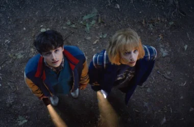 O desfecho de Stranger Things surpreende ao resgatar a emoção e o amadurecimento dos personagens, provando que o final valeu a pena!